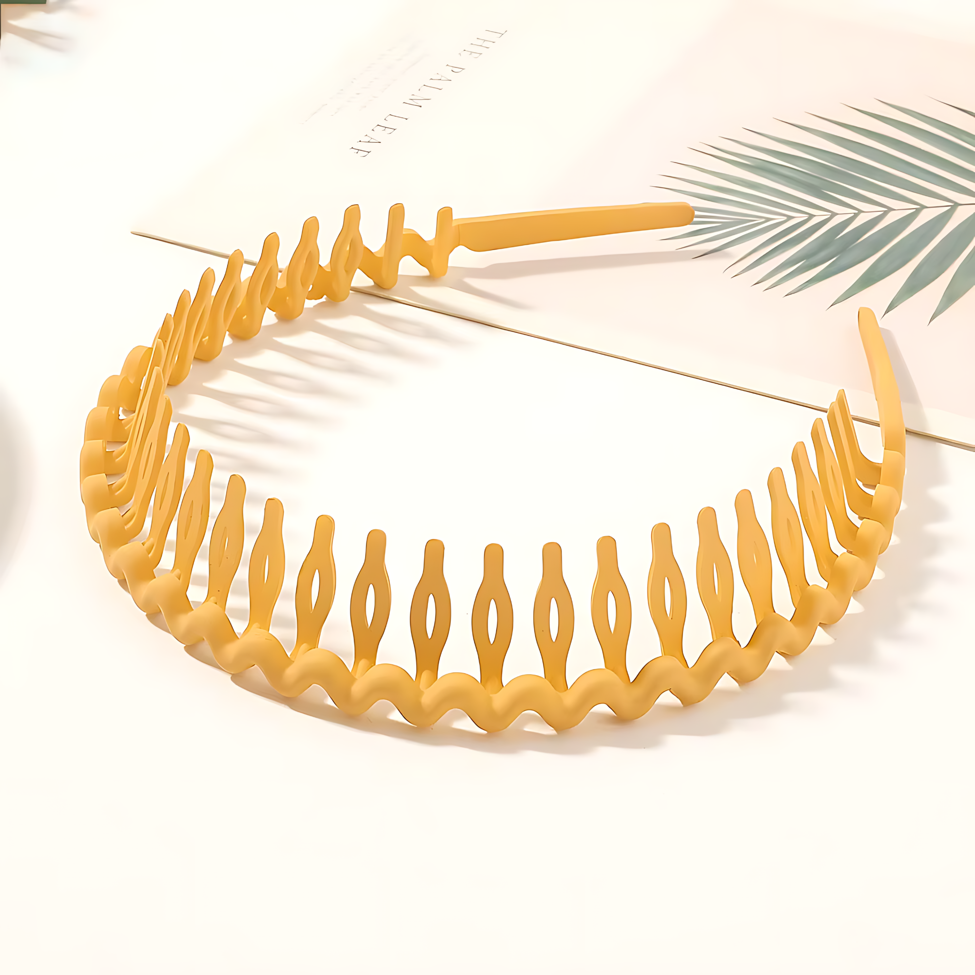 Wavy comb teethed headband